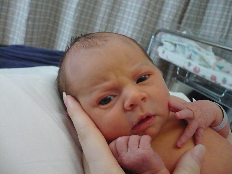 Hailee2nd24 012.jpg - Day 2 and enjoying visiting with her momma